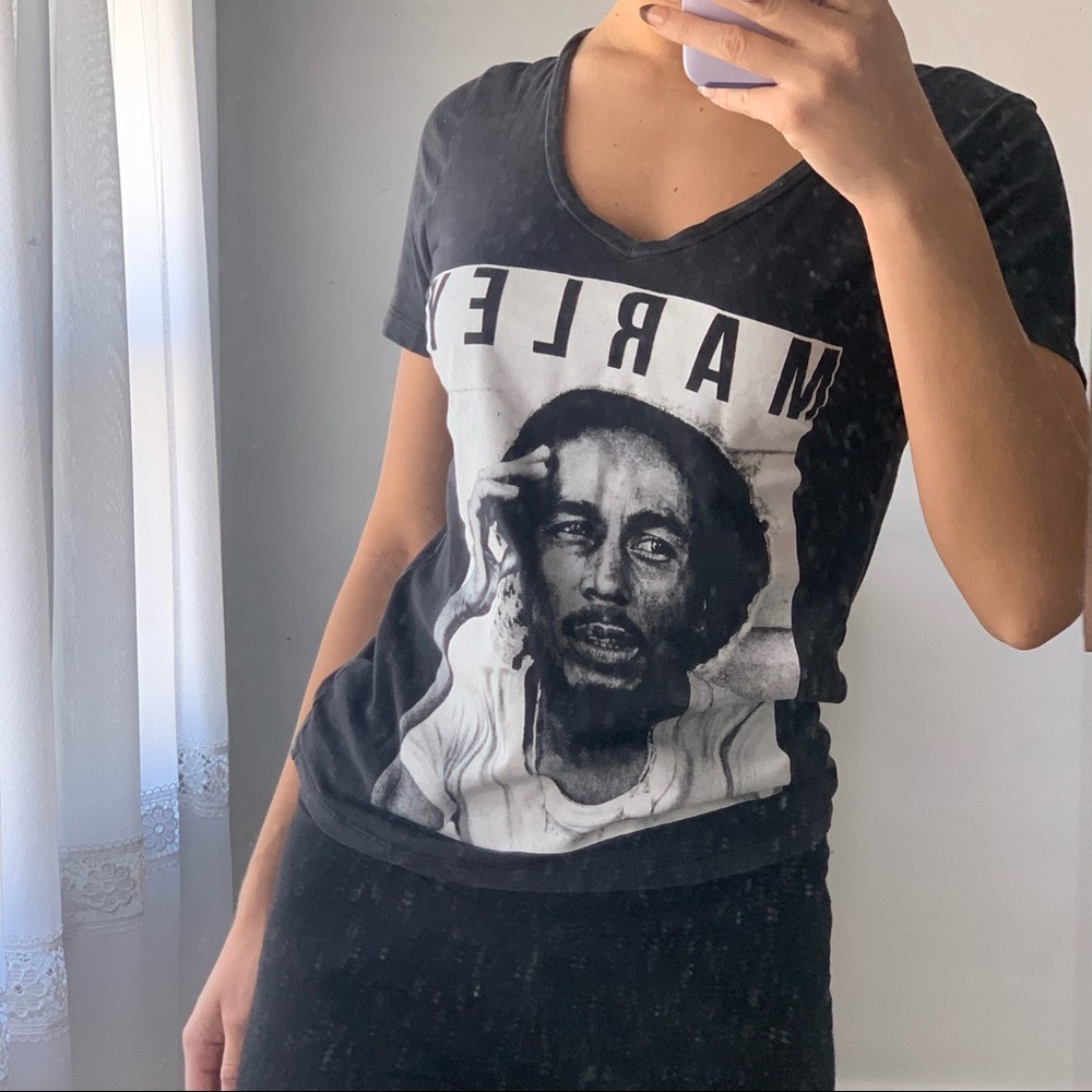 Bob Marley Small V-Neck Black Short sleeve Shirt